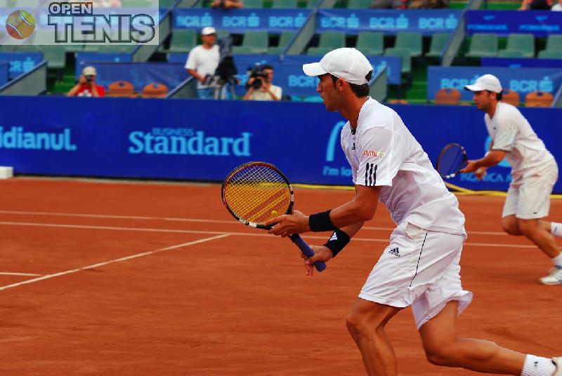 Tecau in sferturi, Mergea out, la Rennes